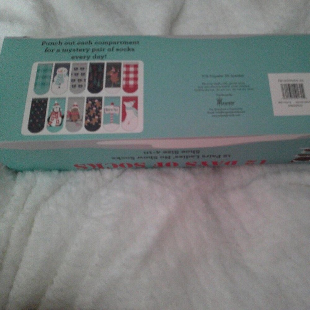 12 Days of Socks With Gift Box - 12 Pairs Christmas No Show Socks Ladies - NEW ! - Picture 2 of 2